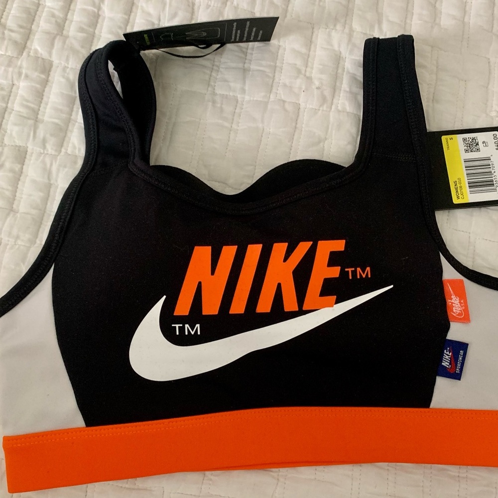 [DONATED - NO LONGER AVAIL.] Nike Women’s Just Do It Clash Sports Bra Sz. Small